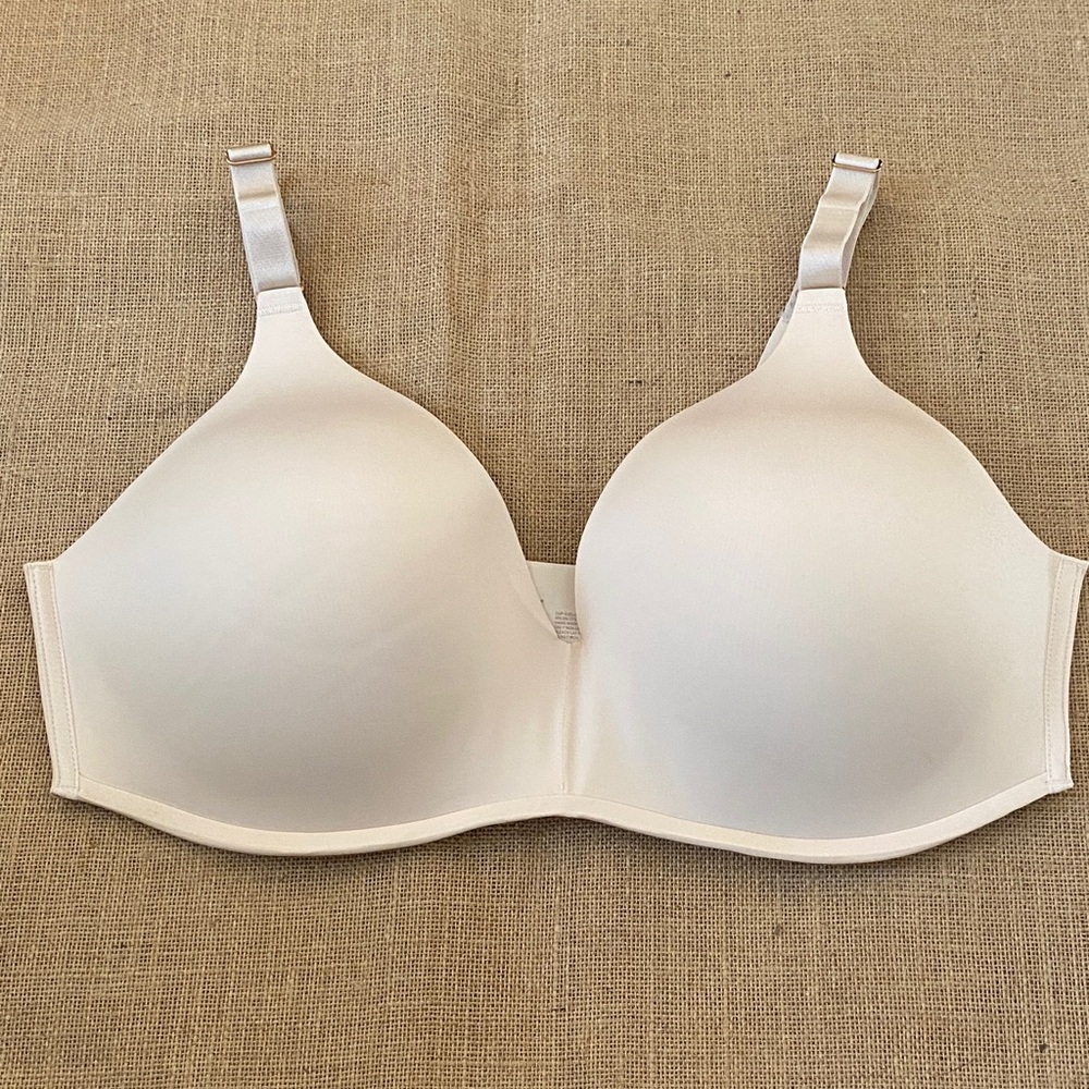 Soma Vanishing 360 Wireless Bra 40DD Nude